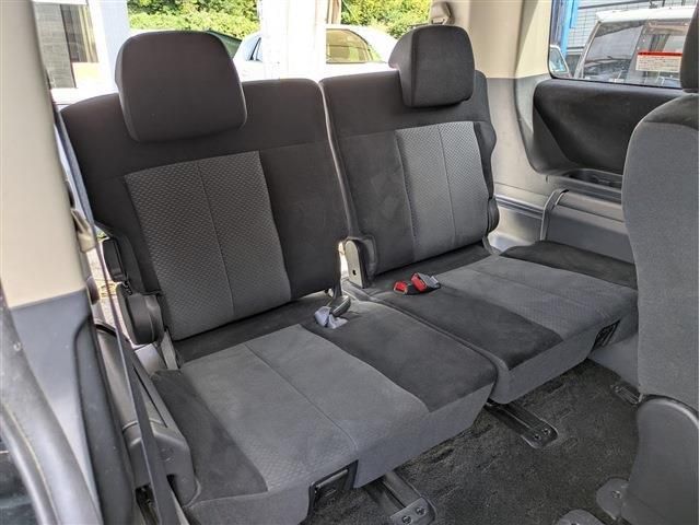 MITSUBISHI DELICA D:5 2WD 2011