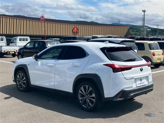 TOYOTA LEXUS UX200 2020