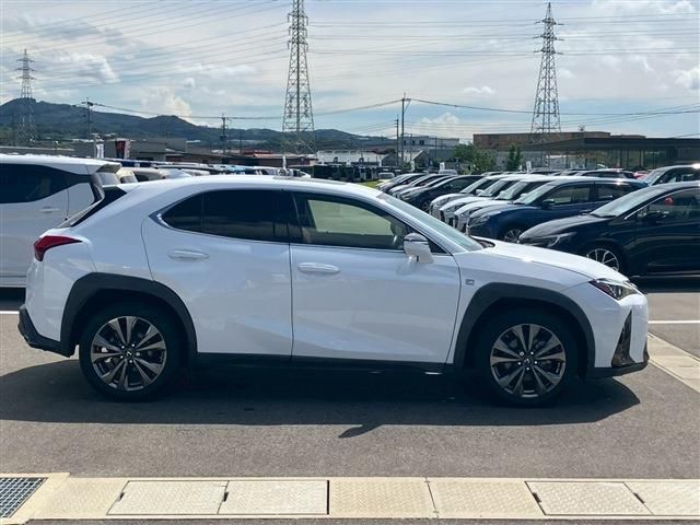 TOYOTA LEXUS UX200 2020