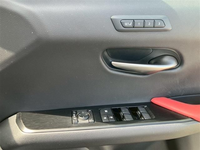 TOYOTA LEXUS UX200 2020