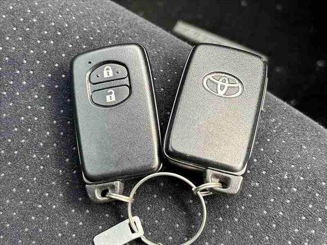 TOYOTA COROLLA FIELDER 2015