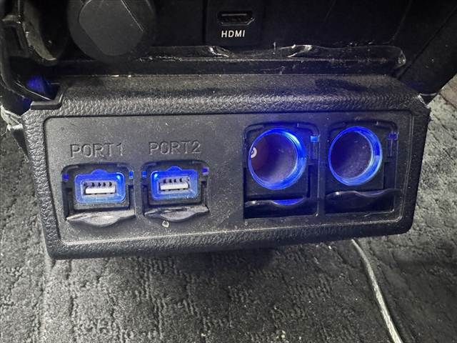 TOYOTA NOAH HYBRID 2015