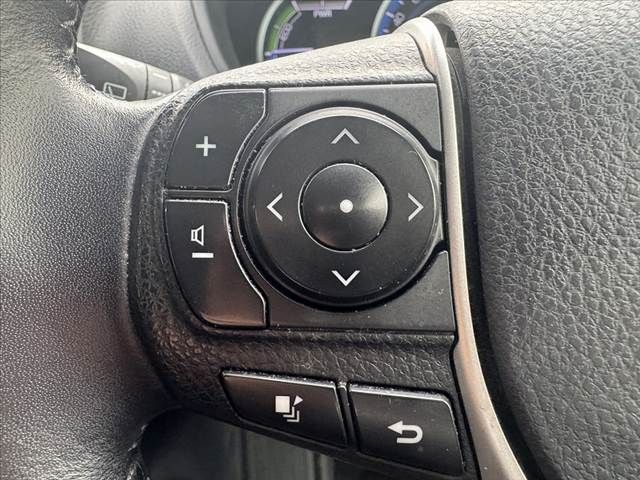 TOYOTA NOAH HYBRID 2015