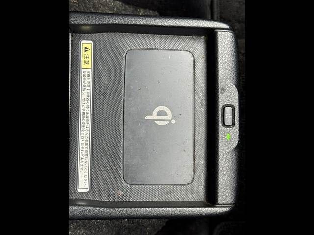 TOYOTA NOAH HYBRID 2015