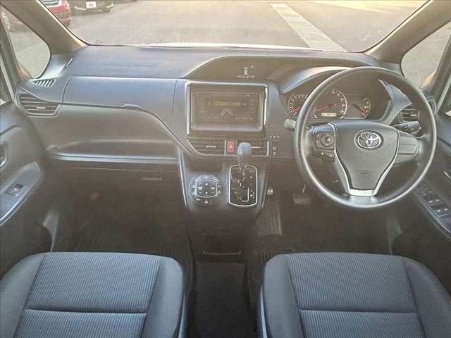TOYOTA NOAH 2014