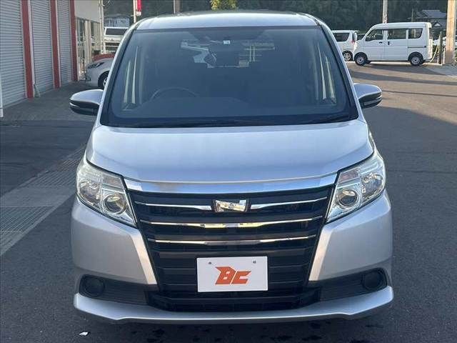 TOYOTA NOAH 2014