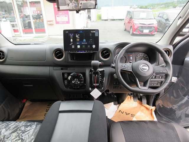 NISSAN CARAVAN van 4WD 2025