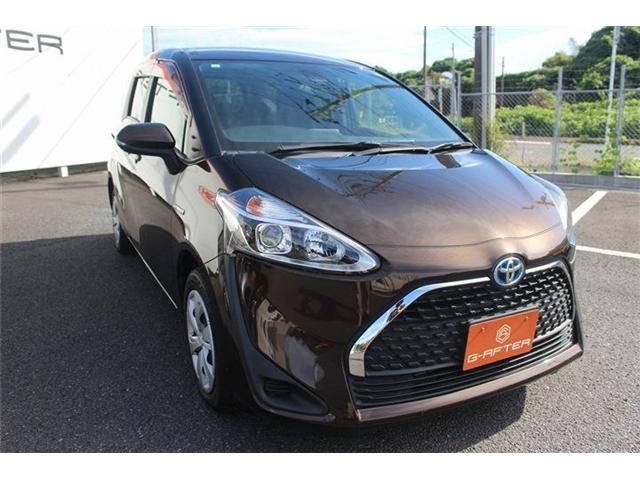 TOYOTA SIENTA HYBRID 2019