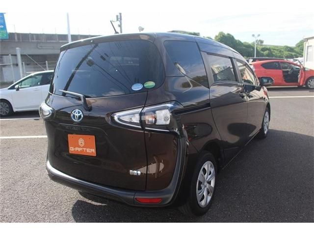TOYOTA SIENTA HYBRID 2019