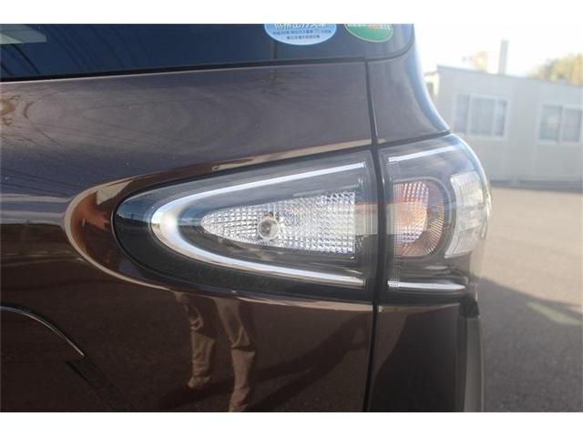 TOYOTA SIENTA HYBRID 2019