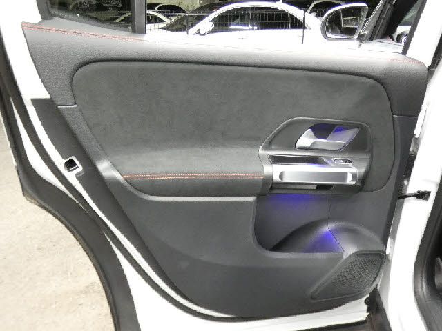 MERCEDES BENZ MERCEDES BENZ GLB 2022