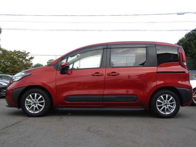 TOYOTA SIENTA HYBRID 2023