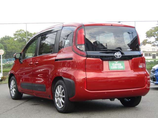 TOYOTA SIENTA HYBRID 2023