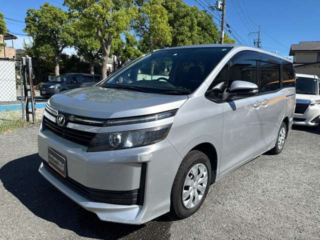 TOYOTA VOXY 2017