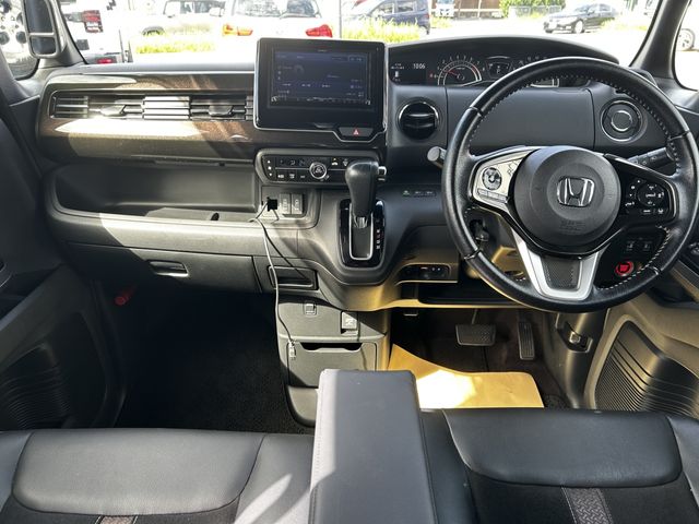 HONDA N BOX CUSTOM 2017