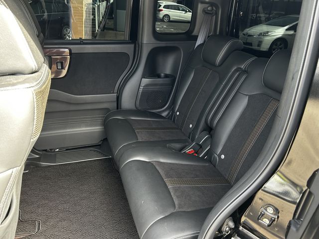 HONDA N BOX CUSTOM 2017