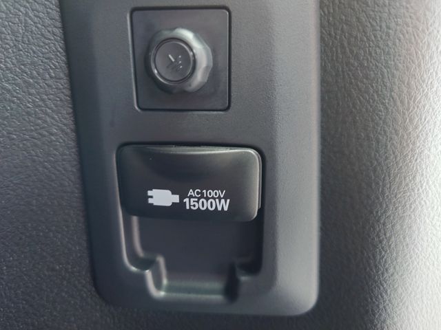 TOYOTA ALPHARD hybrid 4WD 2021