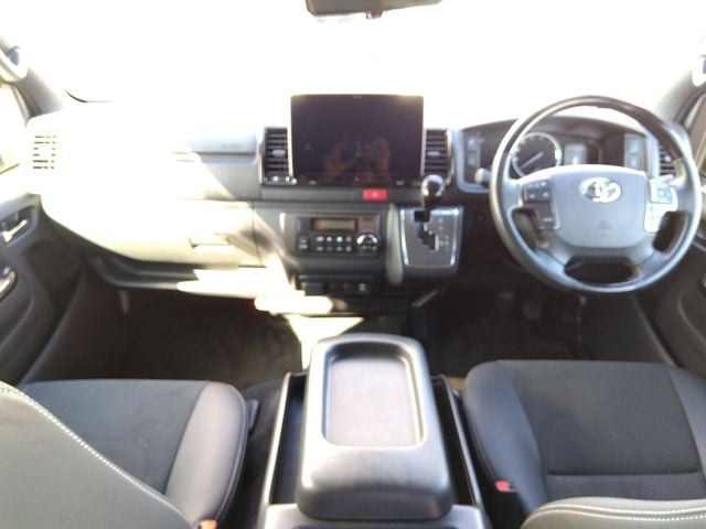 TOYOTA HIACE van 4WD 2023