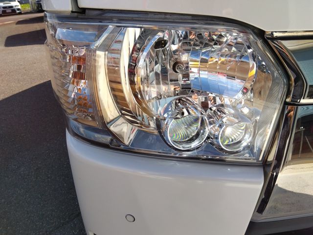 TOYOTA HIACE van 4WD 2023