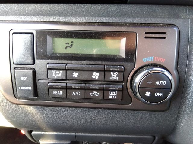 TOYOTA HIACE van 4WD 2023