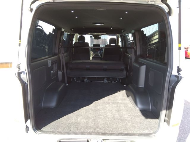 TOYOTA HIACE van 4WD 2023