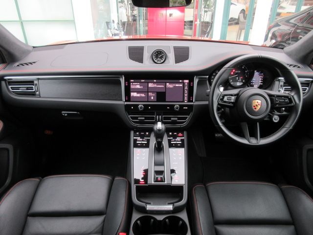 PORSCHE PORSCHE Macan 2024