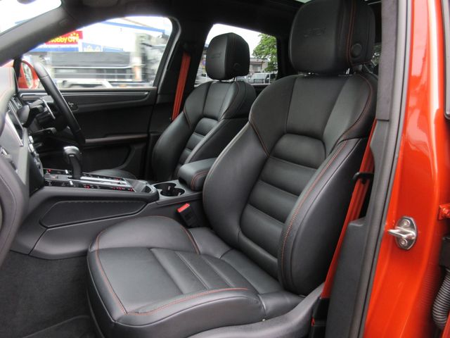 PORSCHE PORSCHE Macan 2024