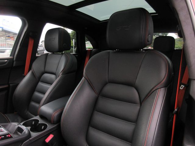 PORSCHE PORSCHE Macan 2024