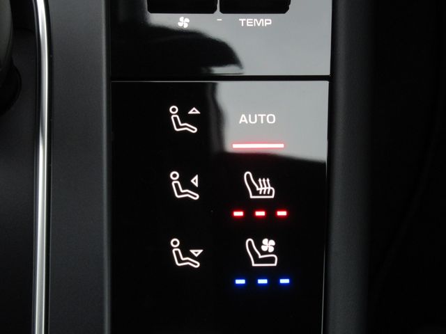 PORSCHE PORSCHE Macan 2024