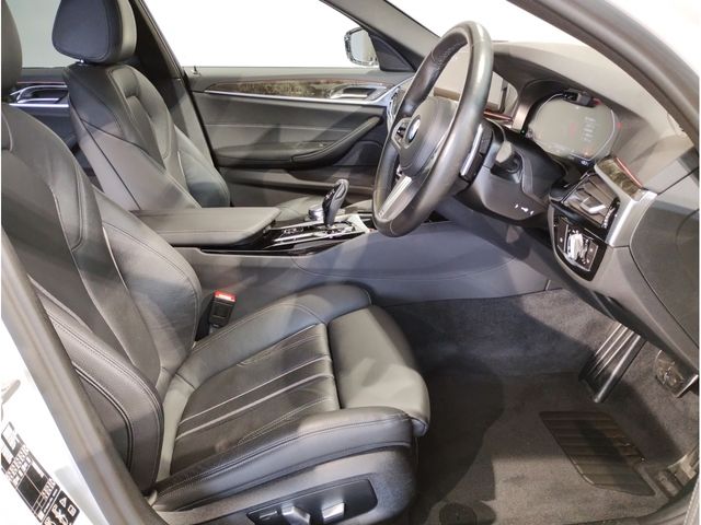 BMW BMW 5series sedan 2022