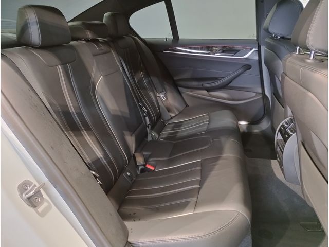 BMW BMW 5series sedan 2022