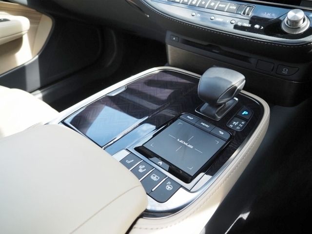 TOYOTA LEXUS LS500h 4WD 2021