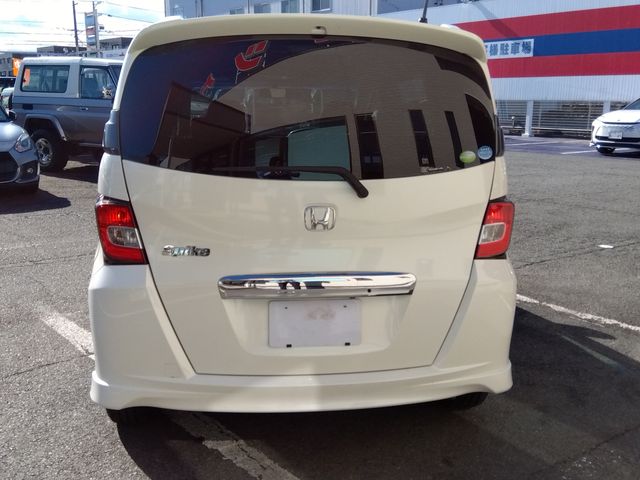HONDA FREED Spike 2010