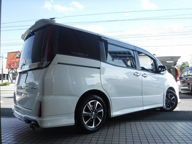 TOYOTA NOAH 2020