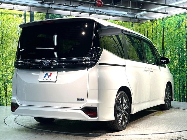 TOYOTA VOXY HYBRID 2025