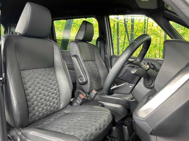 TOYOTA VOXY 4WD 2024