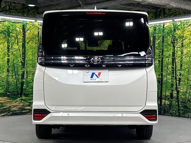 TOYOTA VOXY 4WD 2024