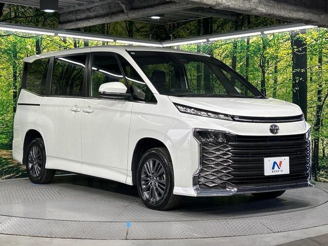 TOYOTA VOXY 4WD 2024