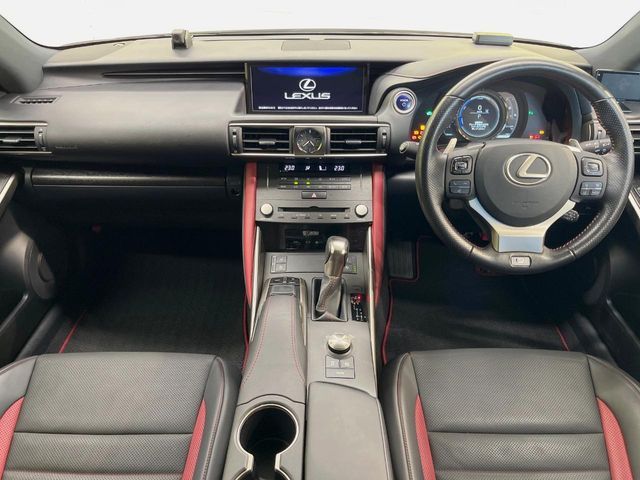 TOYOTA LEXUS IS300h 2018