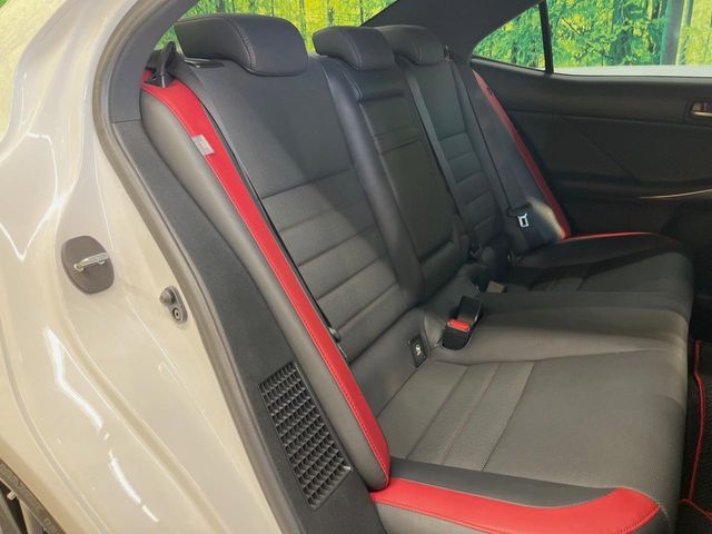 TOYOTA LEXUS IS300h 2018