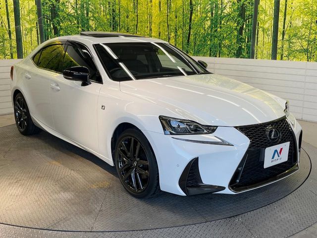 TOYOTA LEXUS IS300h 2018
