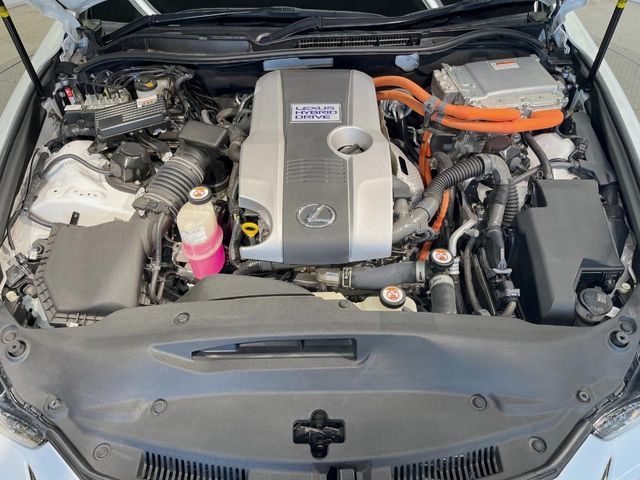 TOYOTA LEXUS IS300h 2018