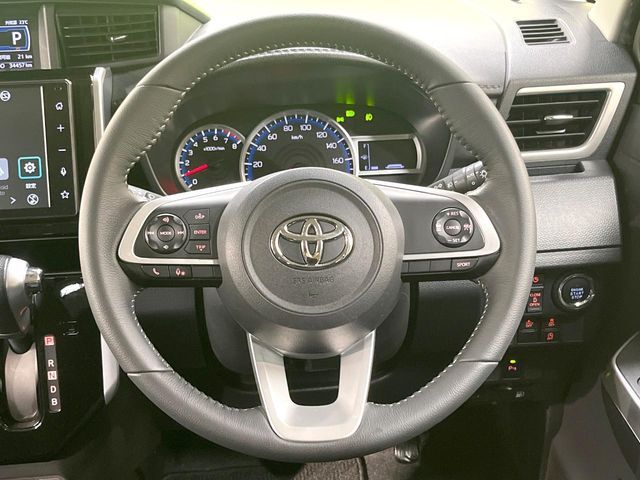 TOYOTA ROOMY 2022