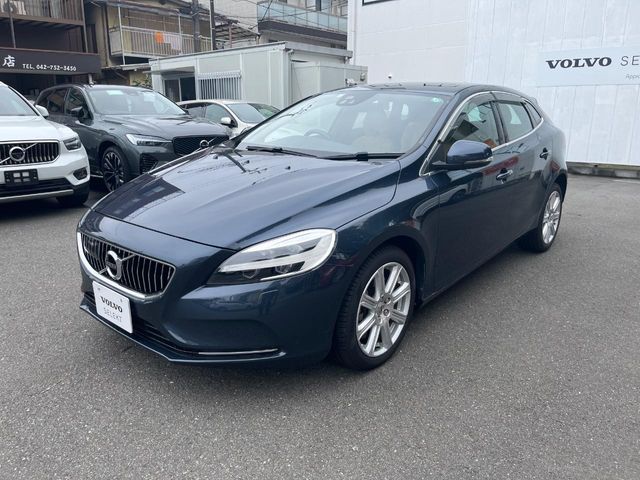VOLVO VOLVO V40 2017
