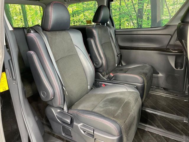 TOYOTA VELLFIRE 2014