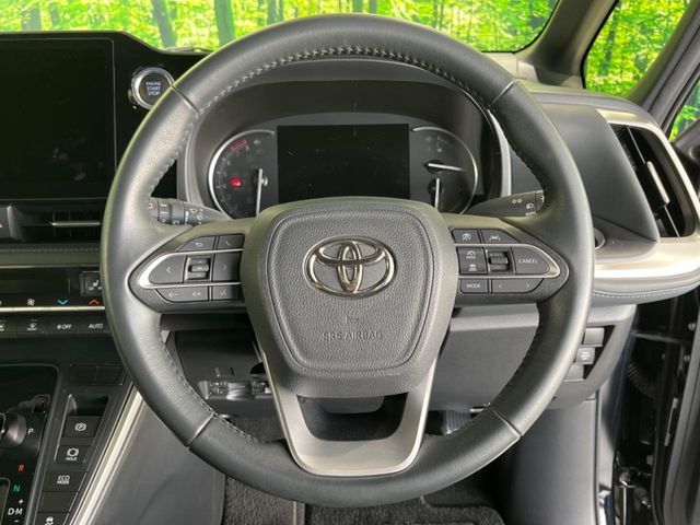 TOYOTA VOXY 2023