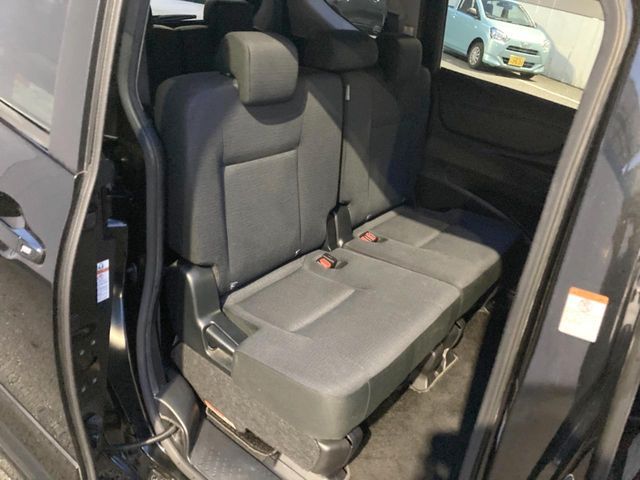 TOYOTA SIENTA HYBRID 2016