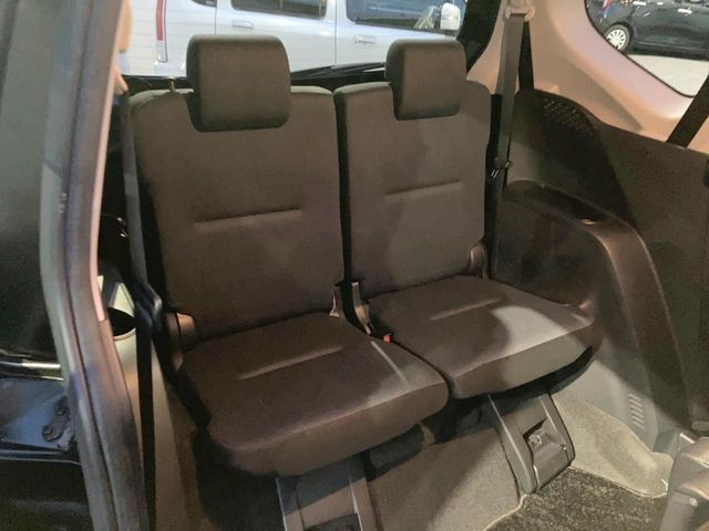 TOYOTA SIENTA HYBRID 2016