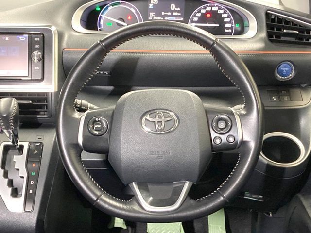 TOYOTA SIENTA HYBRID 2016