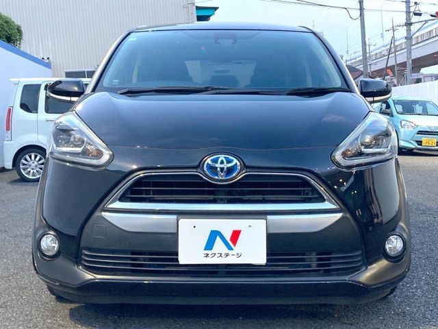 TOYOTA SIENTA HYBRID 2016